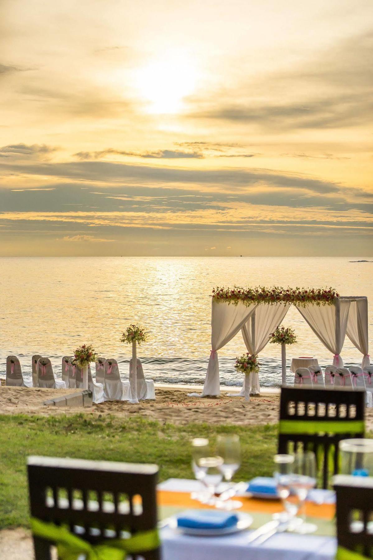 Hive Khaolak Beach Resort (Adults Only) Khao Lak Exterior photo